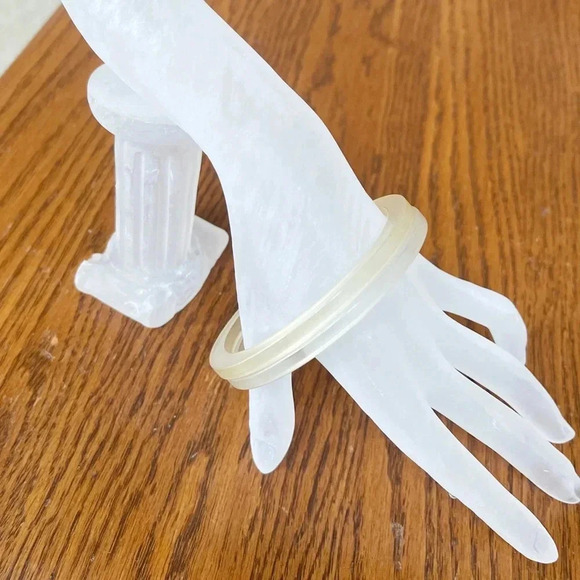 Vintage 1960s–70s Frosted Lucite Bangle Bracelets – Set of 2 Mid-Century Mod - Picture 5 of 10